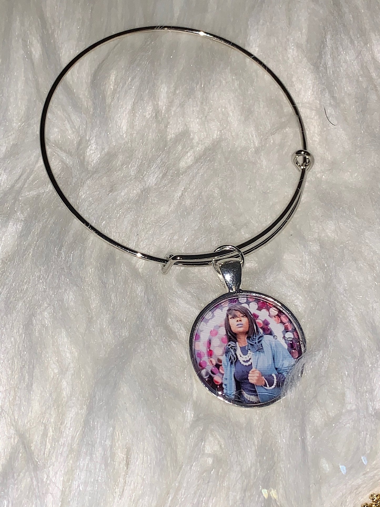 Expandable Bracelet with custom charm