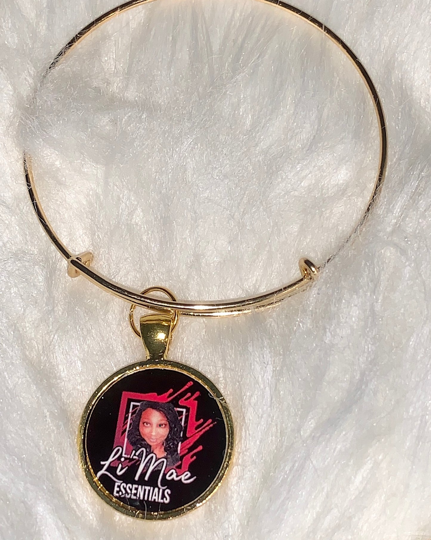 Expandable Bracelet with custom charm